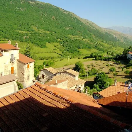 Charming House In San Sebastiano With Mountain View Semesterbostad