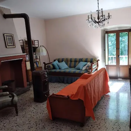 Semesterbostad Charming House In San Sebastiano With Mountain View